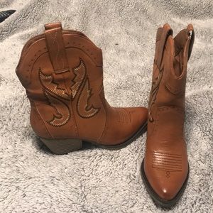 Mia Short Cowboy Boots